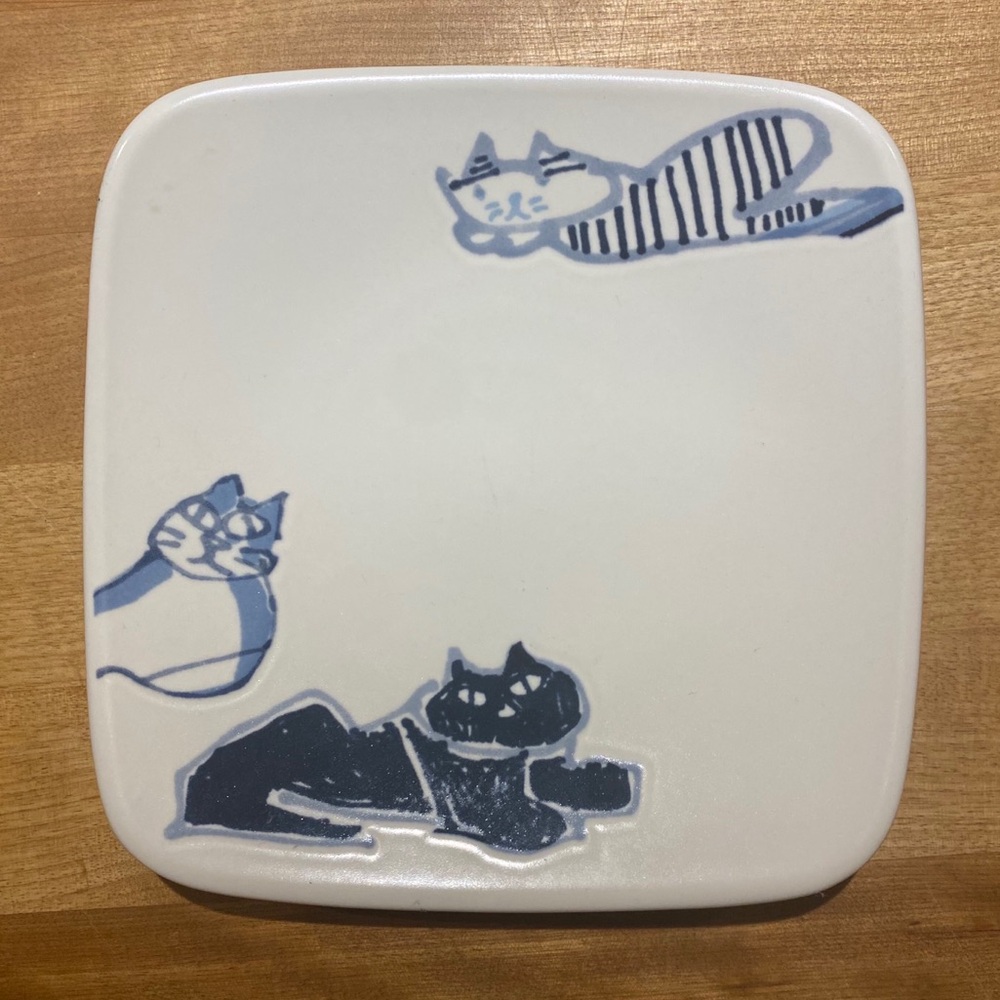 Manhattaner’s by Miyawo Cat Square Plate